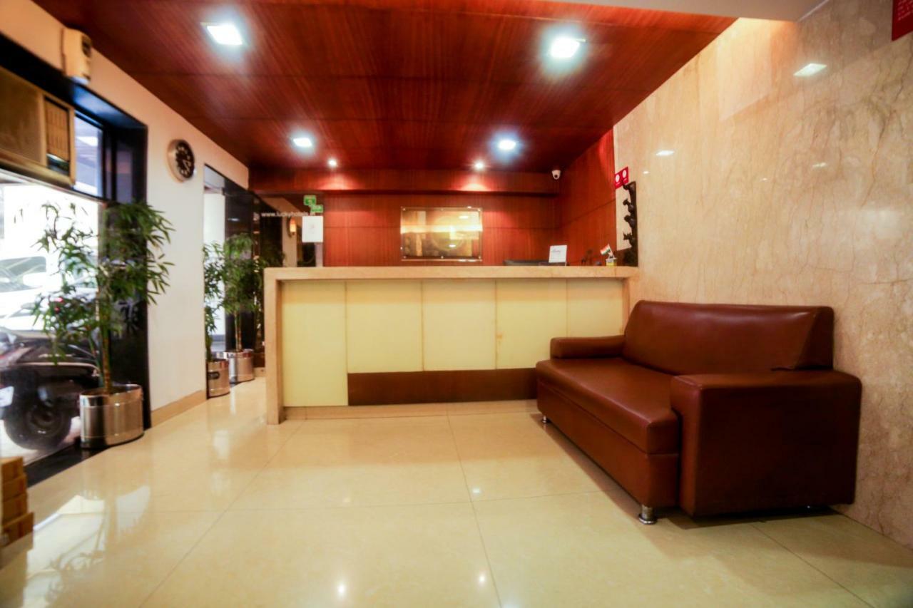 Lucky Hotel Bandra Mumbai Exterior photo